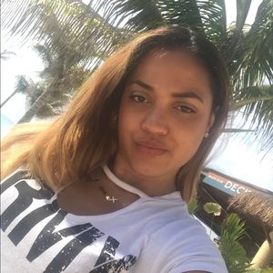 Meet your Posher, Destinee